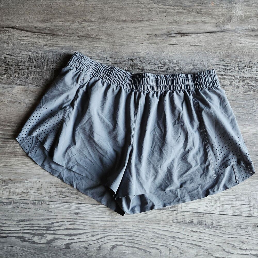 (L) Athleta Hustle 3" Short
